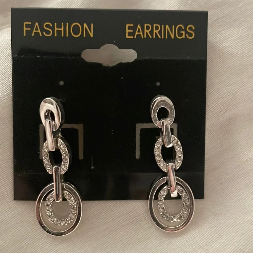 Fashion Earrings from Macys NWT - Picture 1 of 2